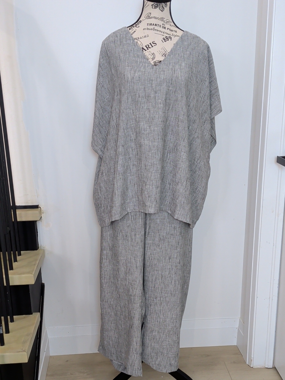 JOIE | Women's Grey/Black Woven Oversized V-Neck w/ Straight Hi-Rise Pants Set